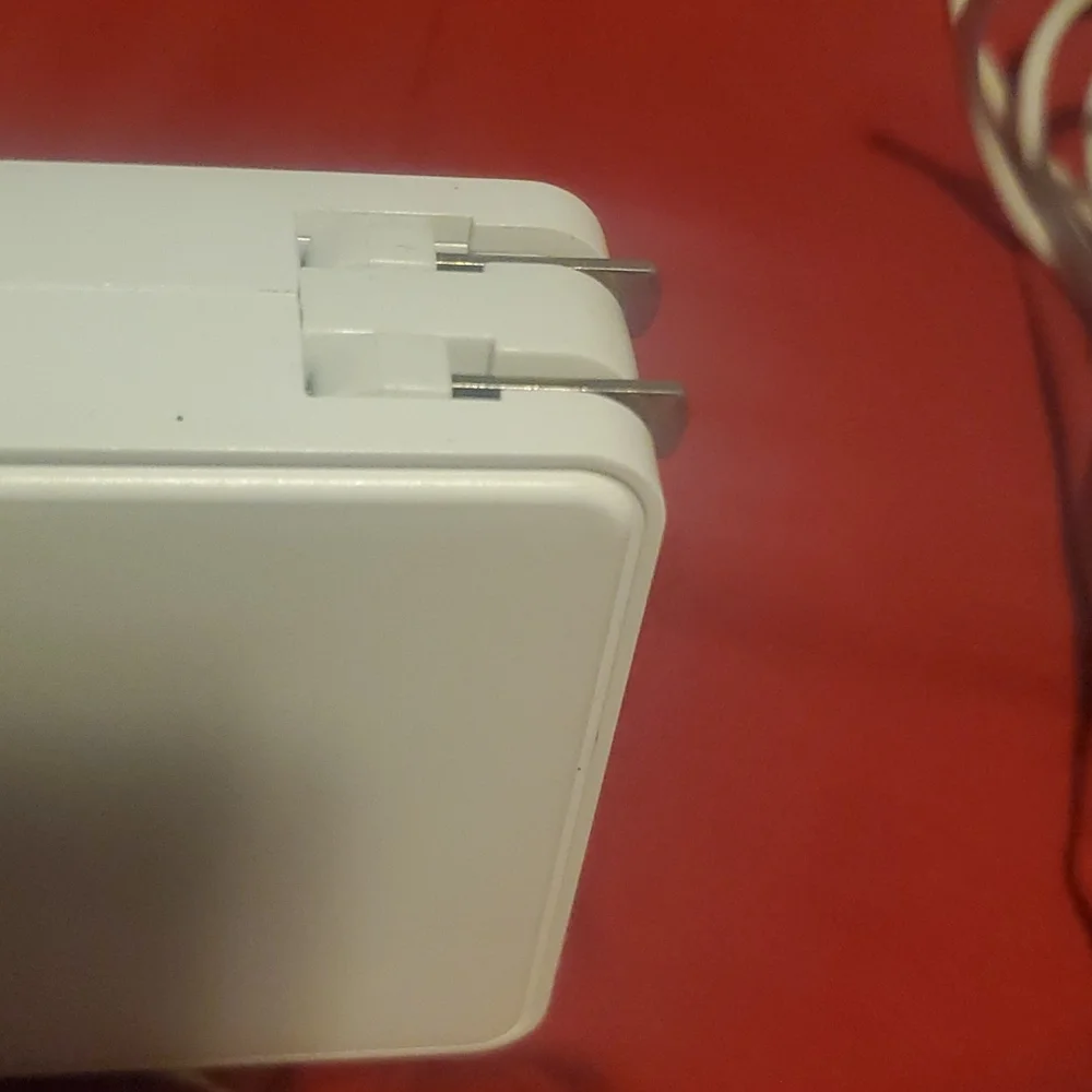 Apple 60W mag safe power supply / adapter for MacBook pro